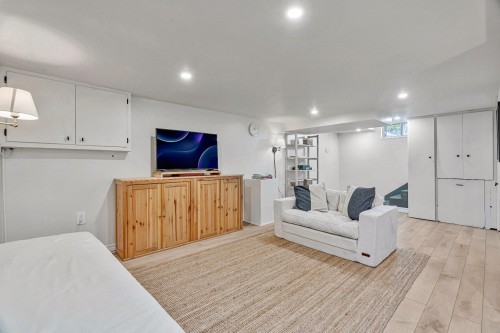 Salle de jeux - 57 Av. Montrose, Pointe-Claire, QC 