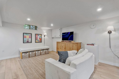 Salle de jeux - 57 Av. Montrose, Pointe-Claire, QC 