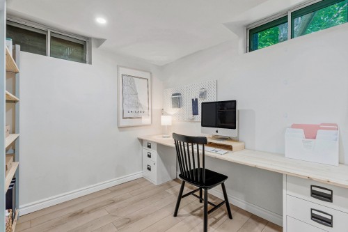 Bureau - 57 Av. Montrose, Pointe-Claire, QC 