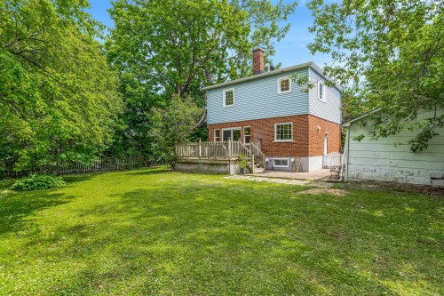 Cour - 57 Av. Montrose, Pointe-Claire, QC 