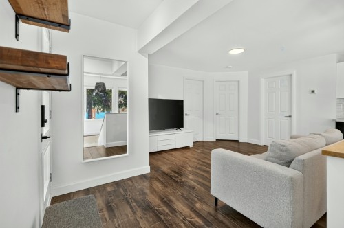 Salon - 781 Rue Blondin, Prévost, QC 