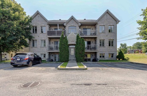 301-511 Boul. St-Luc  Saint-Jean-Sur-Richelieu, QC J2W 3B5
