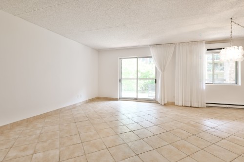 Living Room - 106-7060 Av. Giraud, Montréal (Anjou), QC - Indoor Photo Showing Other Room