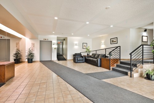 Entry - 106-7060 Av. Giraud, Montréal (Anjou), QC - Indoor Photo Showing Other Room
