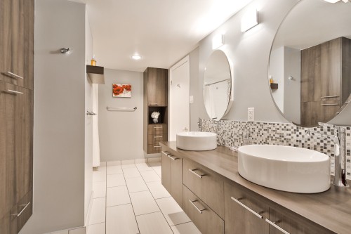 Bathroom - 106-7060 Av. Giraud, Montréal (Anjou), QC - Indoor Photo Showing Bathroom