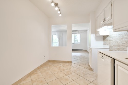 Kitchen - 106-7060 Av. Giraud, Montréal (Anjou), QC - Indoor Photo Showing Kitchen
