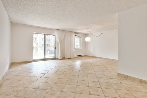 Living Room - 106-7060 Av. Giraud, Montréal (Anjou), QC - Indoor Photo Showing Other Room