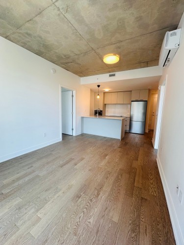 Living Room - 413-1150 Boul. René-Lévesque E., Montréal (Ville-Marie), QC - Indoor Photo Showing Kitchen