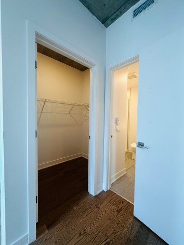 Closet - 413-1150 Boul. René-Lévesque E., Montréal (Ville-Marie), QC - Indoor Photo Showing Other Room