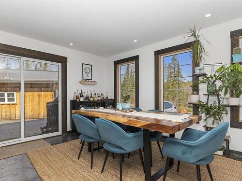 1035 Peterson Road, Gorham, ON - Indoor Photo Showing Dining Room