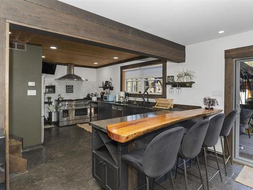 1035 Peterson Road, Gorham, ON - Indoor