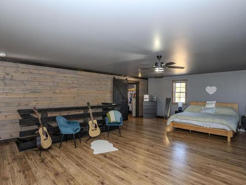 1035 Peterson Road, Gorham, ON - Indoor Photo Showing Bedroom