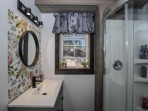1035 Peterson Road, Gorham, ON - Indoor Photo Showing Bathroom