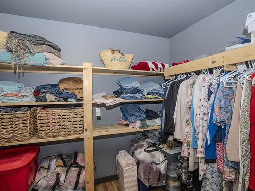 1035 Peterson Road, Gorham, ON - Indoor With Storage