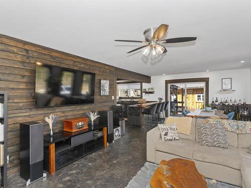 1035 Peterson Road, Gorham, ON - Indoor Photo Showing Living Room With Fireplace