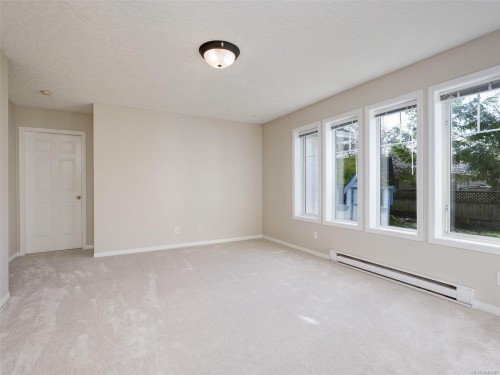 9524 Greenglade Rd, Sidney, BC 