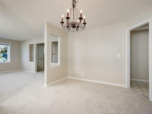 9524 Greenglade Rd, Sidney, BC 