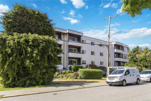#401-1571 Mortimer St  Saanich, BC V8P 3A7