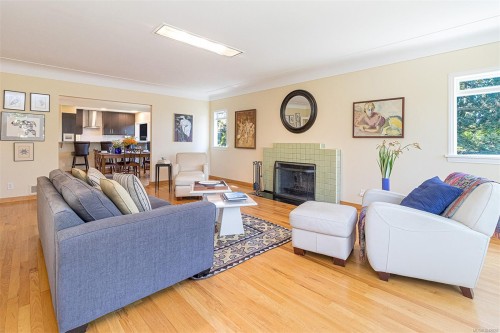 1 Briar Pl, Victoria, BC 