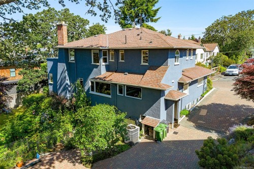 1 Briar Pl, Victoria, BC 