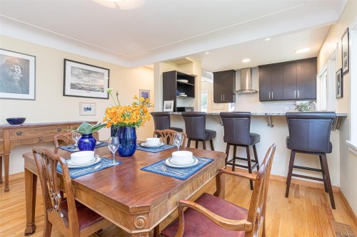 1 Briar Pl, Victoria, BC 