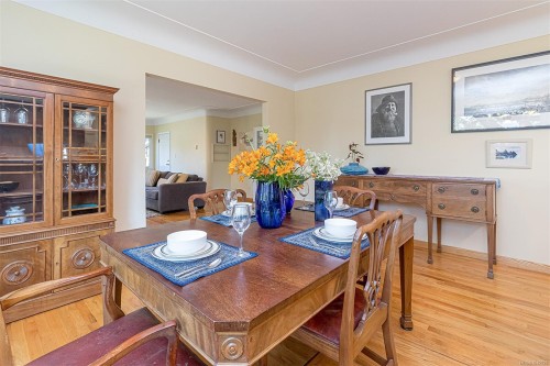 1 Briar Pl, Victoria, BC 