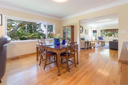 1 Briar Pl, Victoria, BC 
