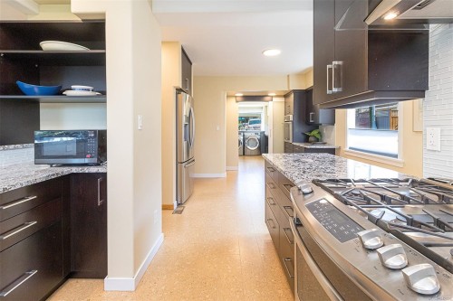 1 Briar Pl, Victoria, BC 