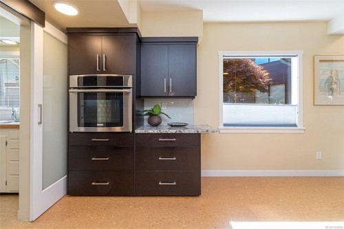 1 Briar Pl, Victoria, BC 