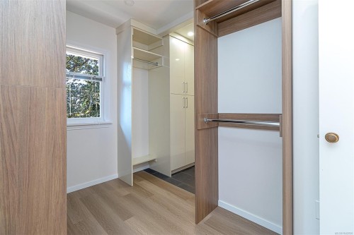 1 Briar Pl, Victoria, BC 