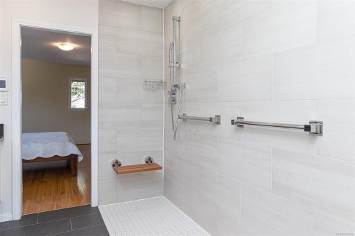 1 Briar Pl, Victoria, BC 