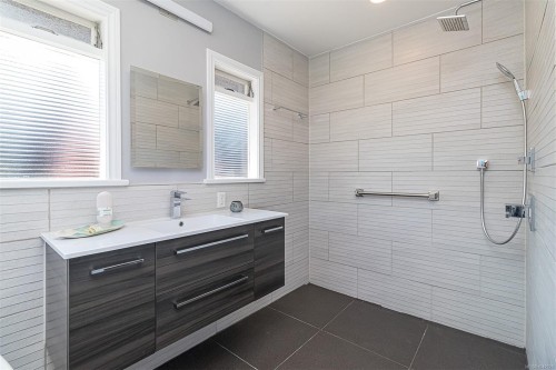 1 Briar Pl, Victoria, BC 
