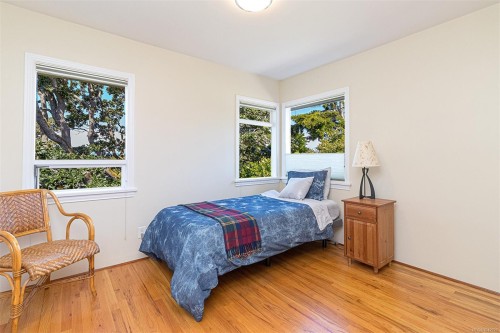 1 Briar Pl, Victoria, BC 