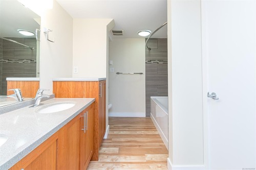 1 Briar Pl, Victoria, BC 