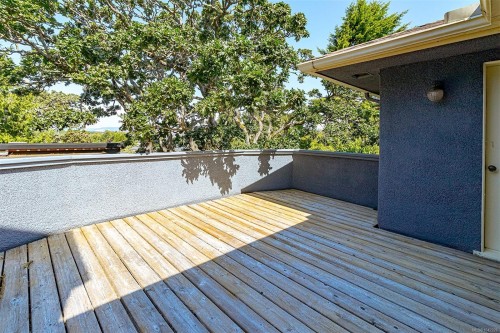 1 Briar Pl, Victoria, BC 