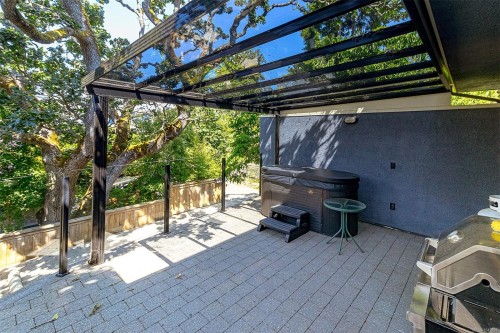 1 Briar Pl, Victoria, BC 