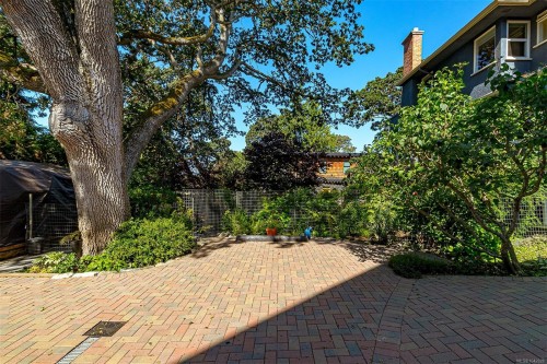 1 Briar Pl, Victoria, BC 