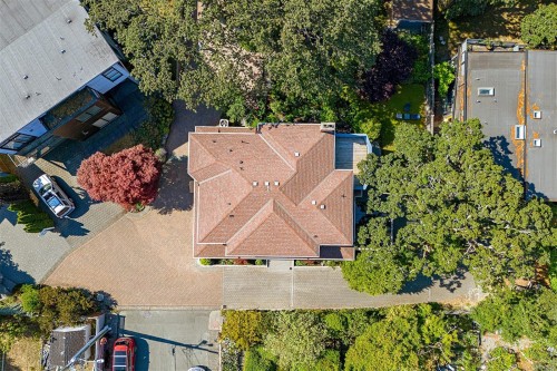 1 Briar Pl, Victoria, BC 