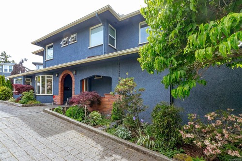 1 Briar Pl, Victoria, BC 