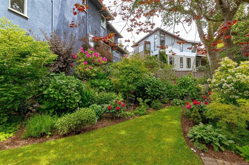 1 Briar Pl, Victoria, BC 