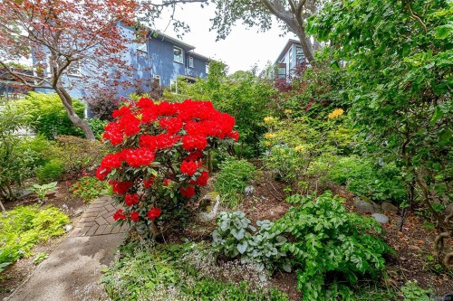 1 Briar Pl, Victoria, BC 