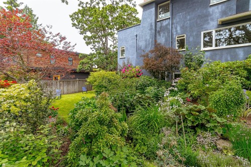 1 Briar Pl, Victoria, BC 