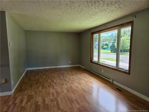 4 Hollybrook St, Fredericton, NB 