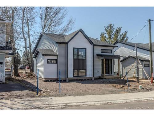220 Gould, Dieppe, NB 