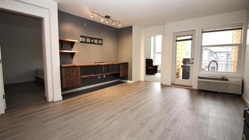 404-571 Yates Road, Kelowna, BC 