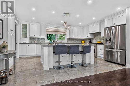 2233 Oneida Crescent, Mississauga, ON 