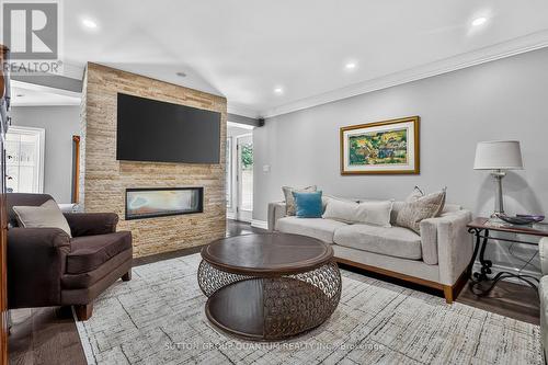 2233 Oneida Crescent, Mississauga, ON 