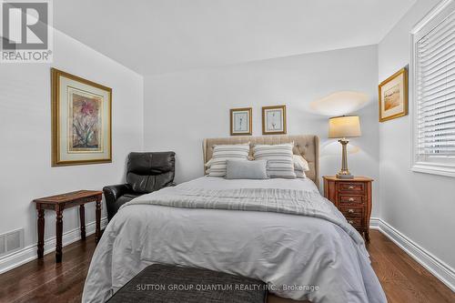 2233 Oneida Crescent, Mississauga, ON 