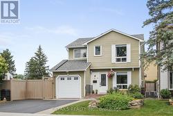 41 RICKEY PLACE  Ottawa, ON K2L 2H4