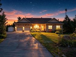 614 Piggott Avenue  Fall River, NS B2T 1S6